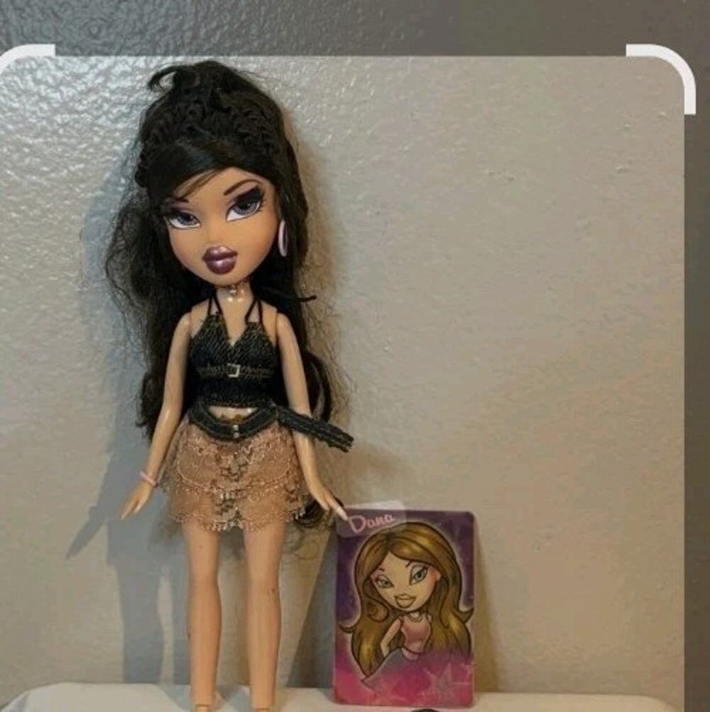 BRATZ MGA LIMITED EDITION DANA IN GIRLZ NITE OUT OUTFIT